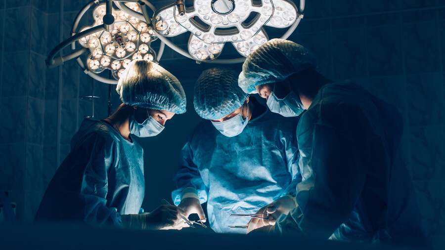 В Алматы провели уникальную операцию: врачи использовали искусственный интеллект
