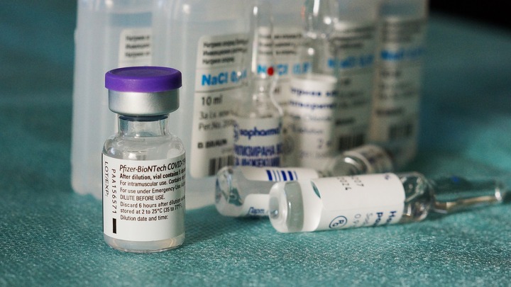 Платной вакцинации Pfizer в Казахстане не будет